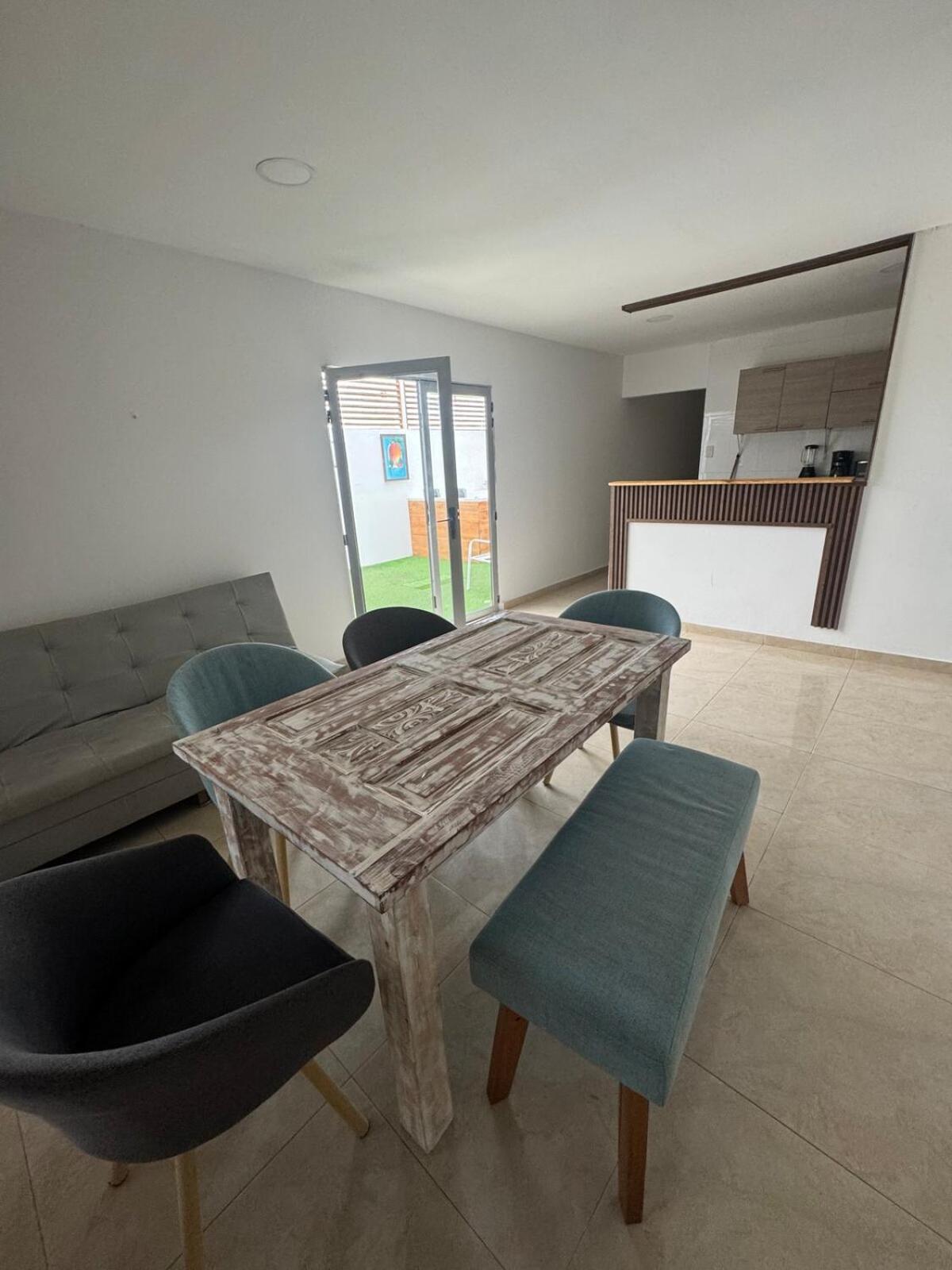 Near The And Airport Apartamento *